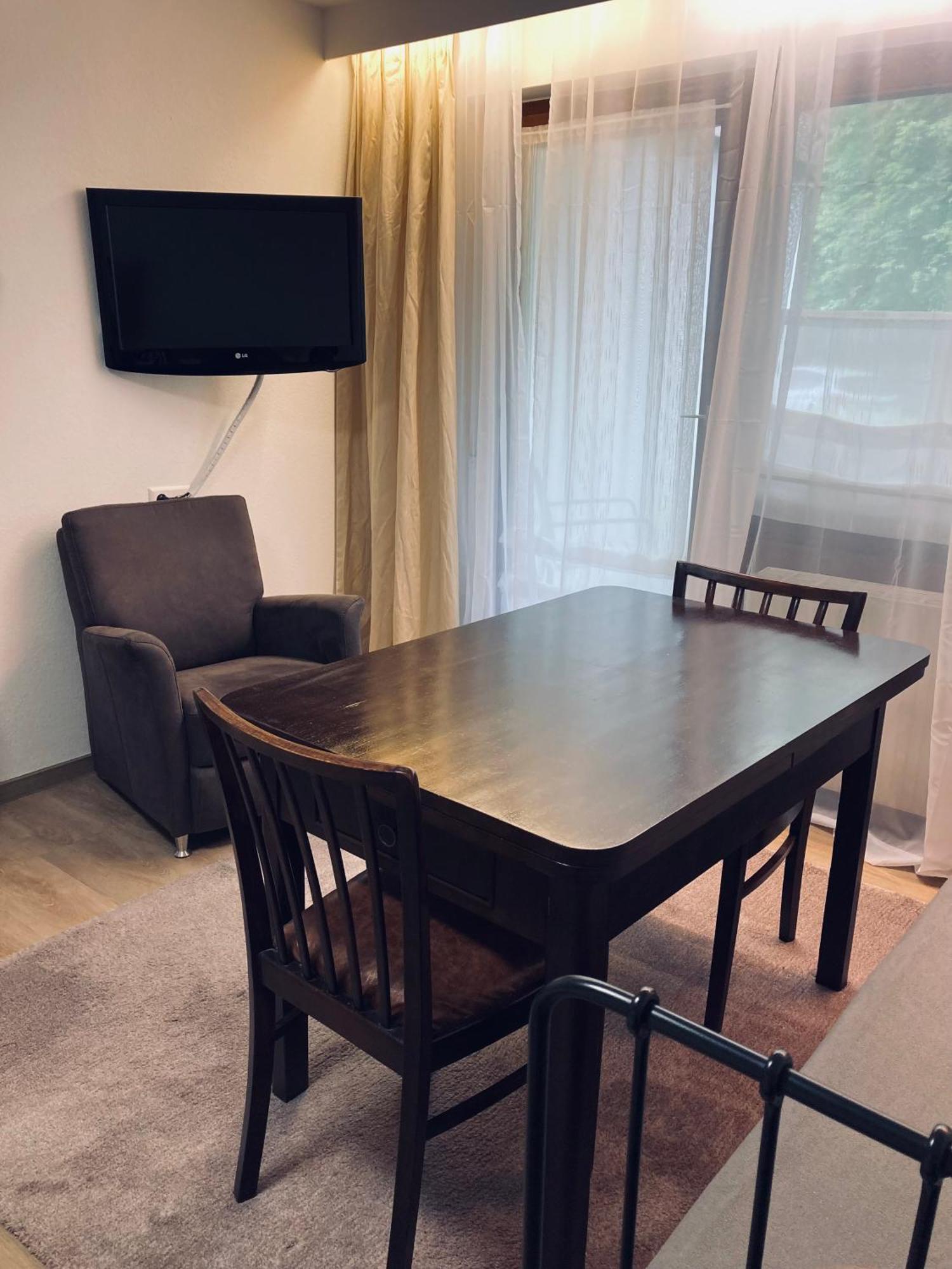 Free Apartment - Ermstal Bad Urach Zewnętrze zdjęcie
